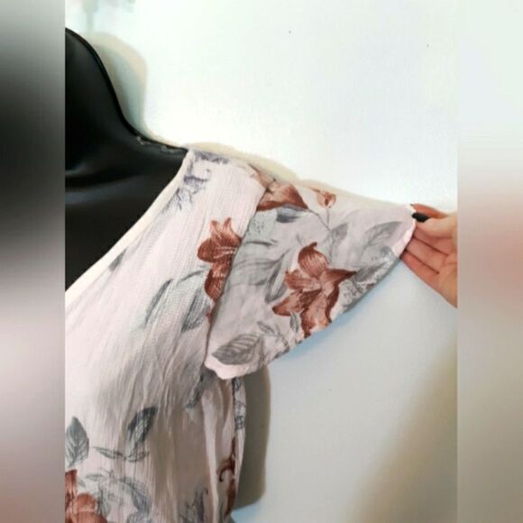 One Clothing light pink floral romper - Picture 3 of 6